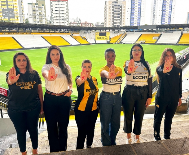 Agosto Lilás: OAB Criciúma promove ação de conscientização durante jogo do Criciúma Esporte Clube