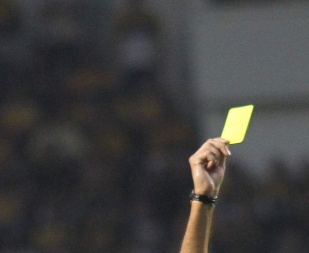 Arbitragem para a partida de domingo