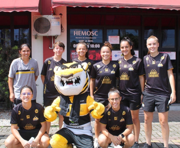 Atletas do feminino realizam doação de sangue