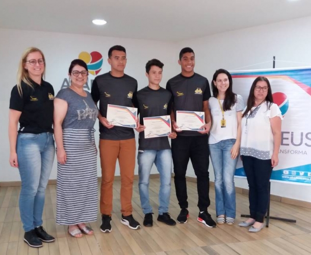 Atletas do Sub-17 finalizam curso de empreendedorismo
