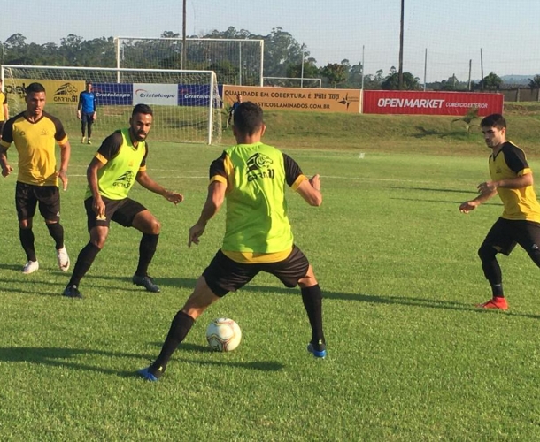 Atletas treinam forte em dois períodos