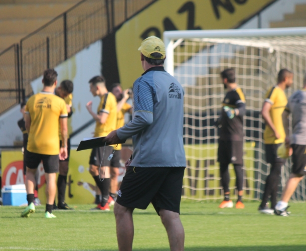 Baier comanda tático no Heriberto Hülse