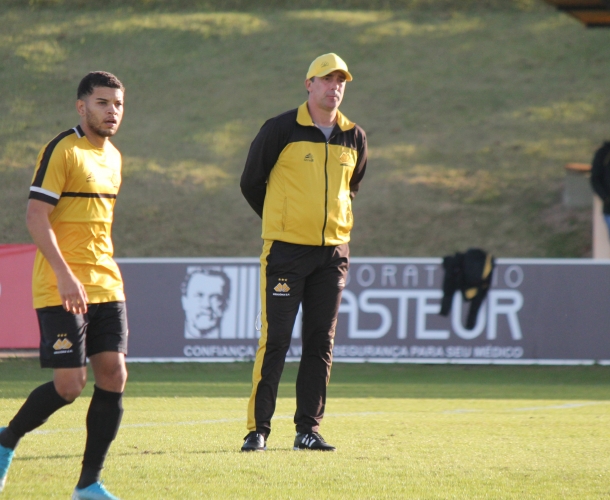 Baier comanda treino tático
