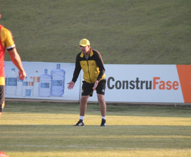 Baier comanda treino técnico no CT