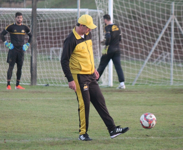Baier comanda treino técnico tático