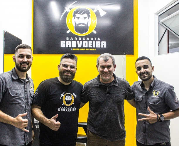 Barbearia Carvoeira é inaugurada no CT