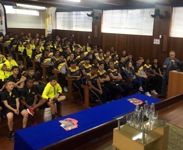 Base carvoeira participa de palestra sobre doping