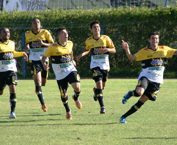 Base conquista duas vitórias sobre o Avaí