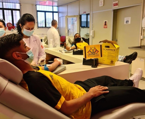 Base do Tigre doa sangue em alusão ao Dia do Futebol