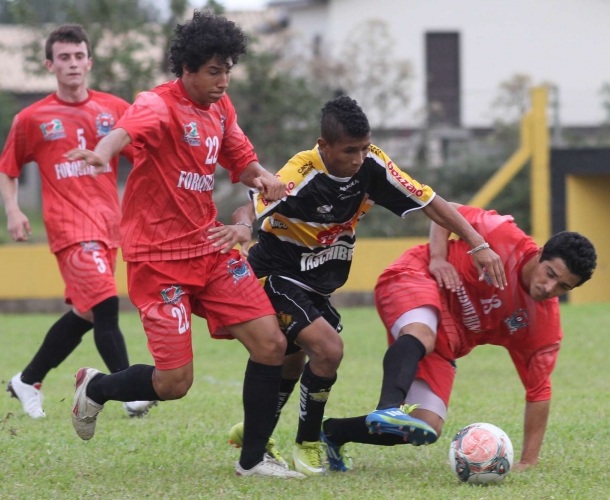 Base do Tigre enfrenta o Grêmio