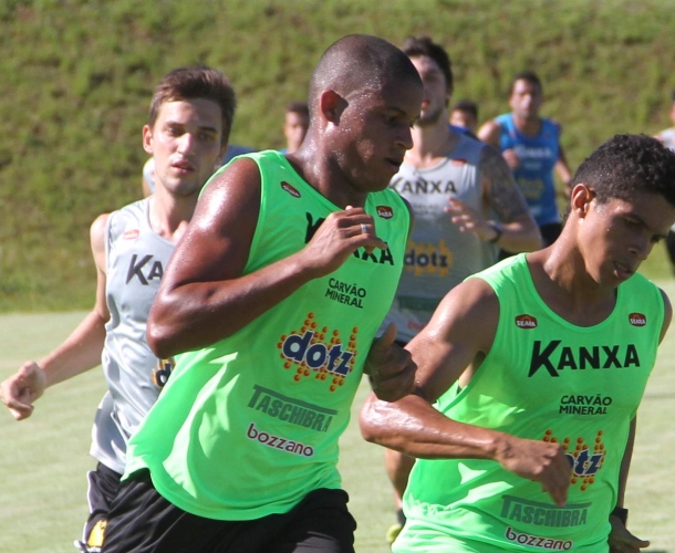 Base ganha espaço no Tigre