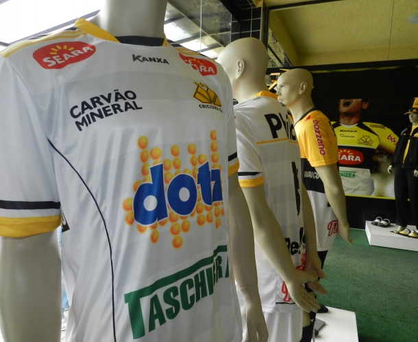 Camisas novas têm forte procura