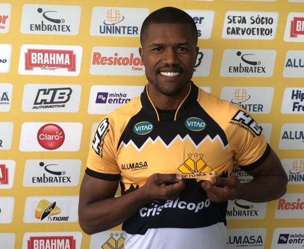 Carlos César é apresentado oficialmente no Criciúma