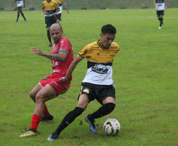 Categorias de base entram em campo nesta quarta