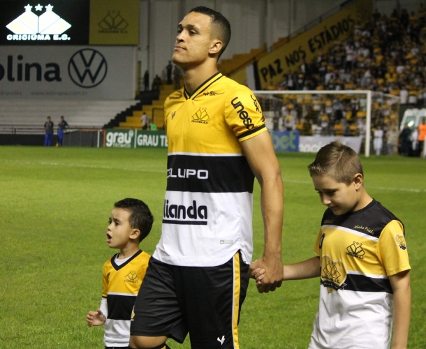 CBF autoriza entrada em campo de crianças com os jogadores antes das partidas