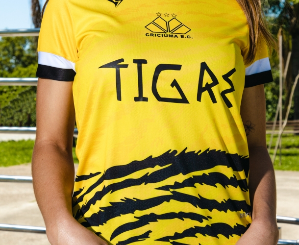 Com desenho das garras de um Tigre, Criciúma apresenta novo uniforme pré-jogo