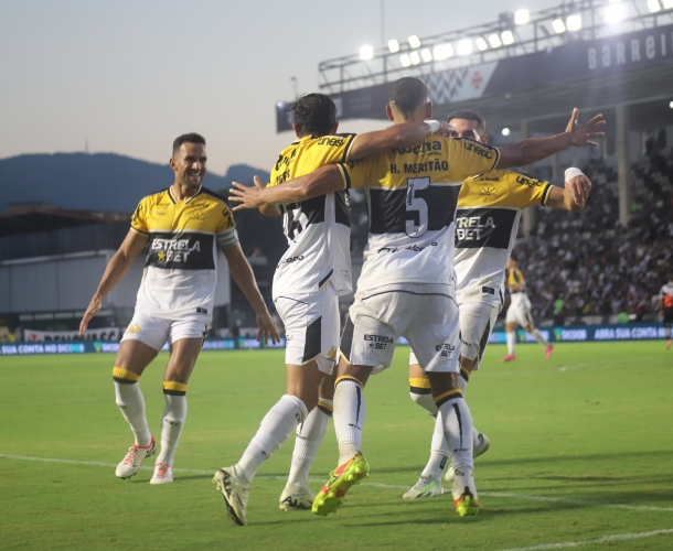 Com grande atuação, Tigre vence o Vasco no Rio 