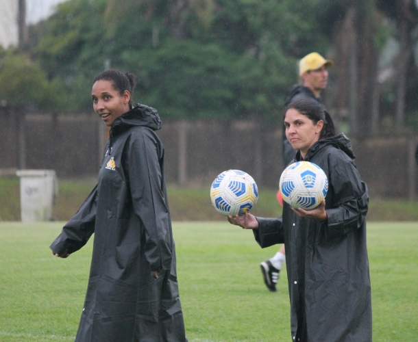 Comissão do feminino troca experiências com o profissional do Tigre