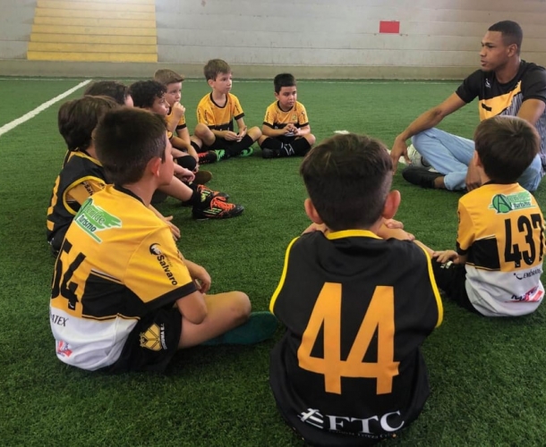 Compartilhando experiências com a criançada