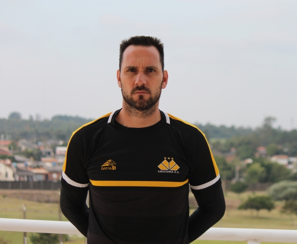 Criciúma confirma o retorno do goleiro Roberto