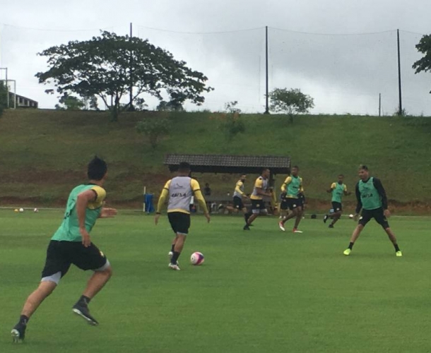 Criciúma duela com o Avaí