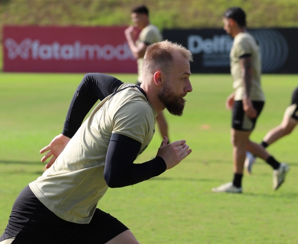 Criciúma duela com o Bahia em Salvador