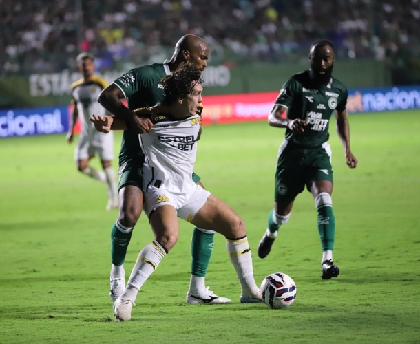 Criciúma e Goiás empatam na Serrinha