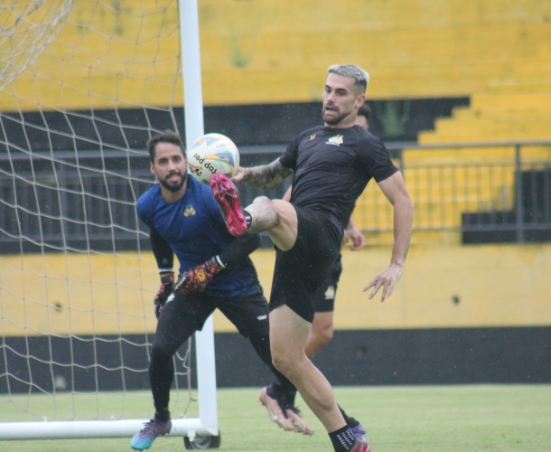 Criciúma e Hercílio Luz duelam na ida das quartas 