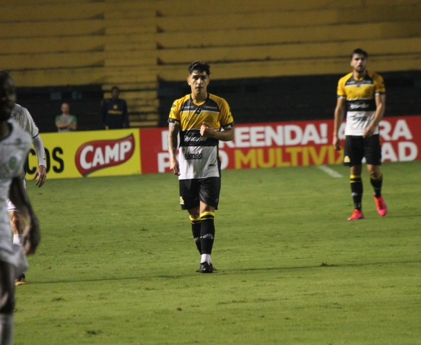 Criciúma e Ypiranga empatam em jogo de oito gols