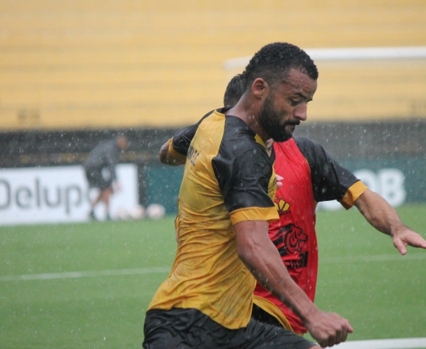 Criciúma faz treino tático no HH