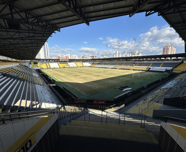 Criciúma inicia preparação do gramado para o período de inverno