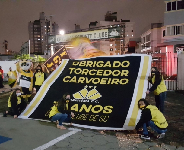 Criciúma surpreende o torcedor com passeata de aniversário