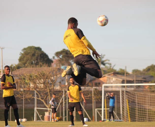 Criciúma treina a parte técnica no CT