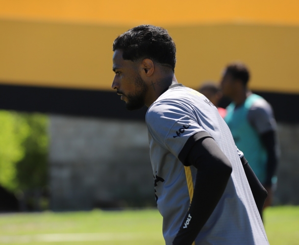 Domingo com atividade técnica e tática