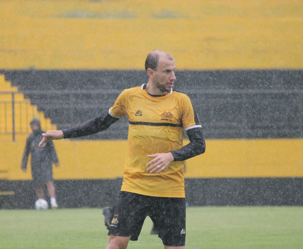 Domingo com treino tático no CT