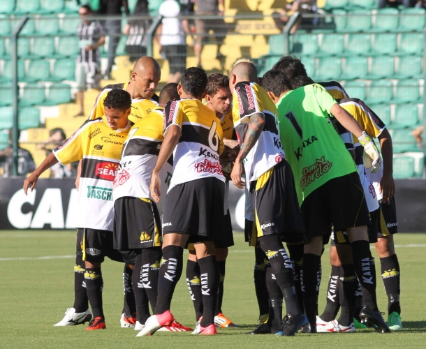 Elenco do Tigre se reapresenta