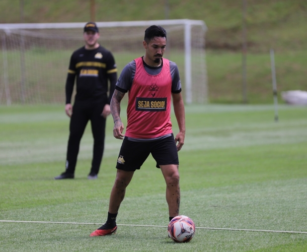 Elenco inicia a semana de trabalho