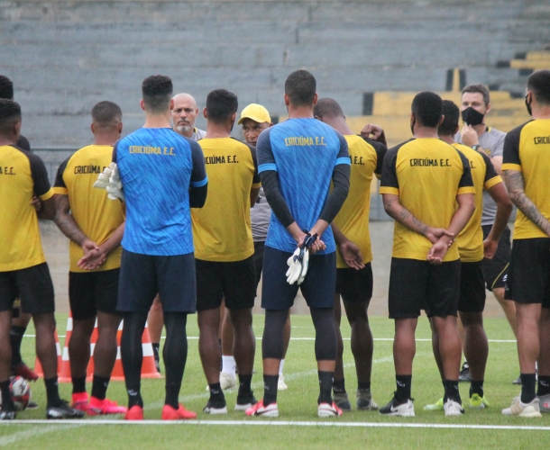 Elenco inicia a semana de treinamentos