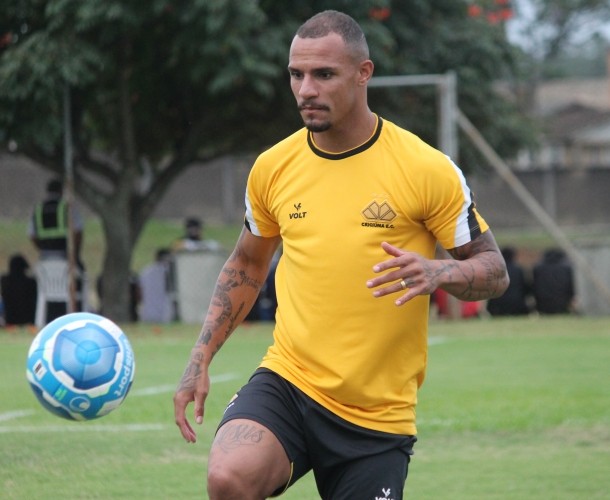 Elenco se reapresenta após a vitória