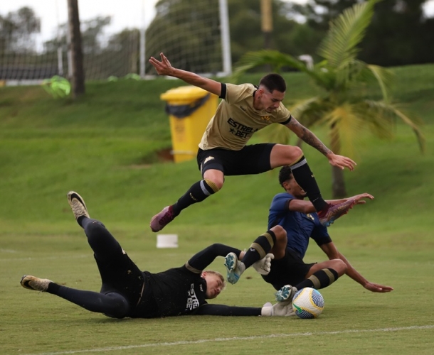 Elenco se representa no CT Antenor Angeloni