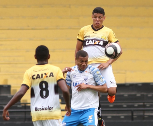 Empate no primeiro jogo da final