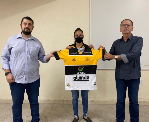 Equipe feminina é apresentada oficialmente