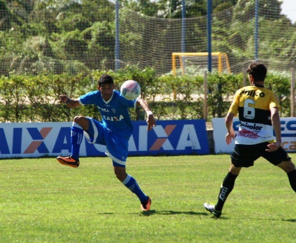 Equipes de base disputam semifinal do Catarinense