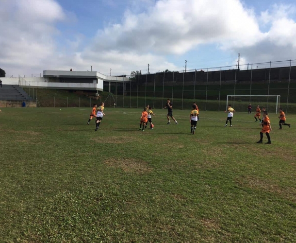 Escolinha do Tigre e Projeto Sementinhas realizam de jogos no CT