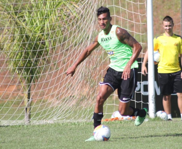 Escudero volta o foco para o Estadual