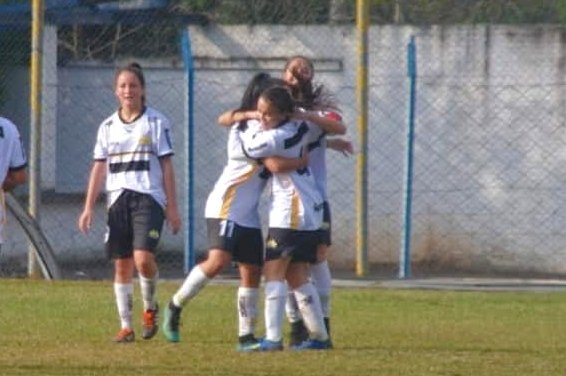 Feminino está na semifinal e masculino empata na estreia dos Joguinhos