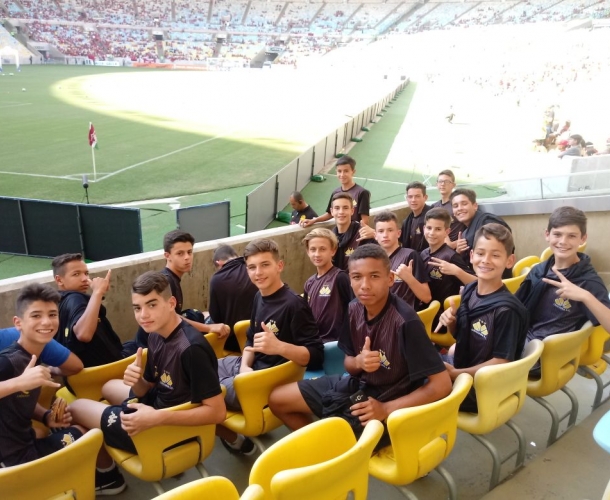 Garotos do Sub-13 assistem jogo no Maracanã