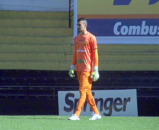 Goleiro Ronaldo quer o time ligado na defesa