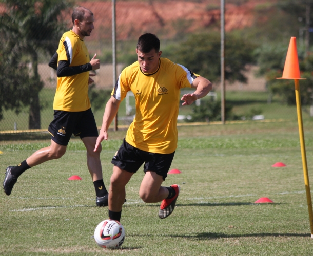 Grupo faz treino tático no CT