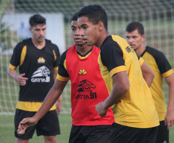 Grupo se reapresenta no CT